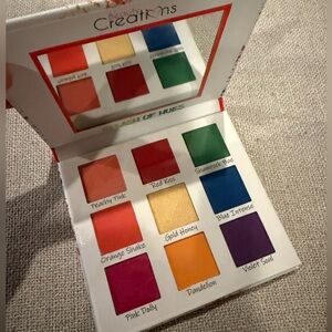 Beauty Creations Splash of Hues eyeshadow palette